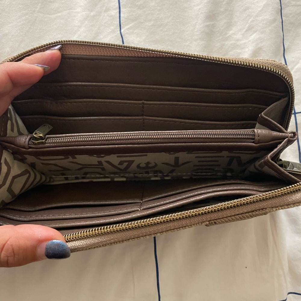 New Loungefly Star Wars Beige and Brown Wallet - Picture 3 of 6